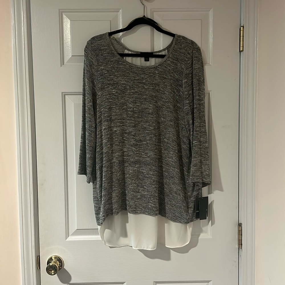 NWT I.N. Studio Sweater